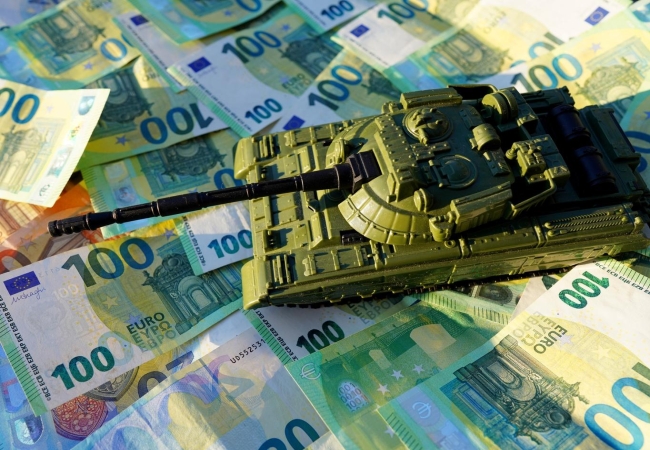 Γεώργιος Αποστολάκης: Το 5% του ΑΕΠ: πόσο κοστίζει η νέα Ευρώπη των εξοπλισμών;